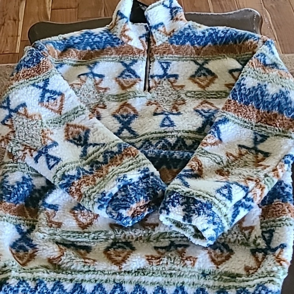 Zaful Aztek sherpa pullover. Size S. Tururtleneck 1/4zip kangaroo pocket (1448B)
